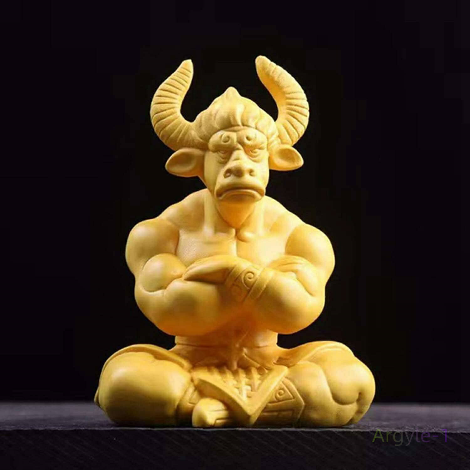 卓上装飾(高さ7.5cm×巾14cm×奥行10c 風水 縁起物 飾り物 木製彫刻 黄楊 柘植 丑年 ウシ 干支 牛魔王《西遊記》牛 置物 木彫り