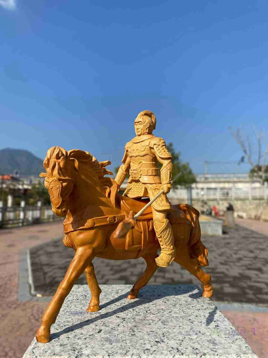 (高さ16cm×巾16cm) 崖柏木 天然 木彫り置物 フィギュア 趙雲 五虎大将軍シリーズ 三国志