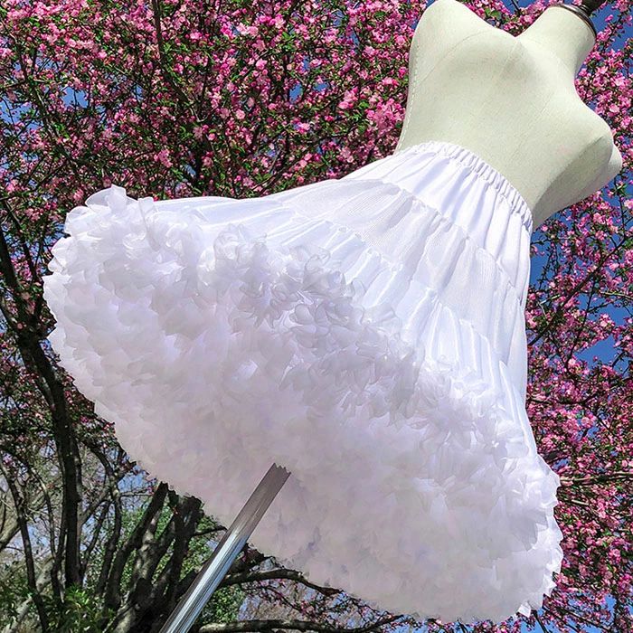 商品詳細 商品内容 パニエ 素材 ポリエステルなど カラー 写真の通り サイズ 丈約45cm 生産国 中国 注意書き ※商品写真は、できる限り現品を再現するように画像処理などの補正を行っておりますが、ご利用のモニターや環境により差異が生じます。予めご了承ください。 ※上記の数値は、実測によるものです。多少の誤差はご容赦ください。 ※仕様は予告なく変更される場合があります。（ご使用に差し支えない程度） ・当店でご購入された商品は、原則として、「個人輸入」としての取り扱いになり、中国からお客様のもとへ直送されます。 ・通関時に関税・輸入消費税が課税される可能性があります。 ・課税額はご注文時には確定しておらず、通関時に確定しますので、商品の受け取り時に着払いでお支払いください。詳細はこちら ご確認下さい。 ・個人輸入される商品は、全てご注文者自身の「個人使用・個人消費（日本に居住する者に寄贈される物で、当該寄贈を受ける者の個人的な使用に供される場合を含みます。）」が前提となります。第三者への譲渡・転売が法令で禁止されるもの（医薬品、医薬部外品、化粧品等を含みますが、これに限られません。）もございますのでご注意下さい。 ・一部商品は国内の提携先倉庫から配送されます。 ・国内配送の商品は国内でのお買い物と同じく消費税が発生いたします。関税はかかりません。 ・ご注文後、5営業日以内に配送手続きをいたします。配送作業完了後、7〜9日程度でのお届けとなります。商品詳細 商品内容 パニエ 素材 ポリエステルなど カラー 写真の通り サイズ 丈約45cm 生産国 中国 注意書き ※商品写真は、できる限り現品を再現するように画像処理などの補正を行っておりますが、ご利用のモニターや環境により差異が生じます。予めご了承ください。 ※上記の数値は、実測によるものです。多少の誤差はご容赦ください。 ※仕様は予告なく変更される場合があります。（ご使用に差し支えない程度） ・当店でご購入された商品は、原則として、「個人輸入」としての取り扱いになり、中国からお客様のもとへ直送されます。 ・通関時に関税・輸入消費税が課税される可能性があります。 ・課税額はご注文時には確定しておらず、通関時に確定しますので、商品の受け取り時に着払いでお支払いください。詳細はこちら ご確認下さい。 ・個人輸入される商品は、全てご注文者自身の「個人使用・個人消費（日本に居住する者に寄贈される物で、当該寄贈を受ける者の個人的な使用に供される場合を含みます。）」が前提となります。第三者への譲渡・転売が法令で禁止されるもの（医薬品、医薬部外品、化粧品等を含みますが、これに限られません。）もございますのでご注意下さい。 ・一部商品は国内の提携先倉庫から配送されます。 ・国内配送の商品は国内でのお買い物と同じく消費税が発生いたします。関税はかかりません。 ・ご注文後、5営業日以内に配送手続きをいたします。配送作業完了後、7〜9日程度でのお届けとなります。