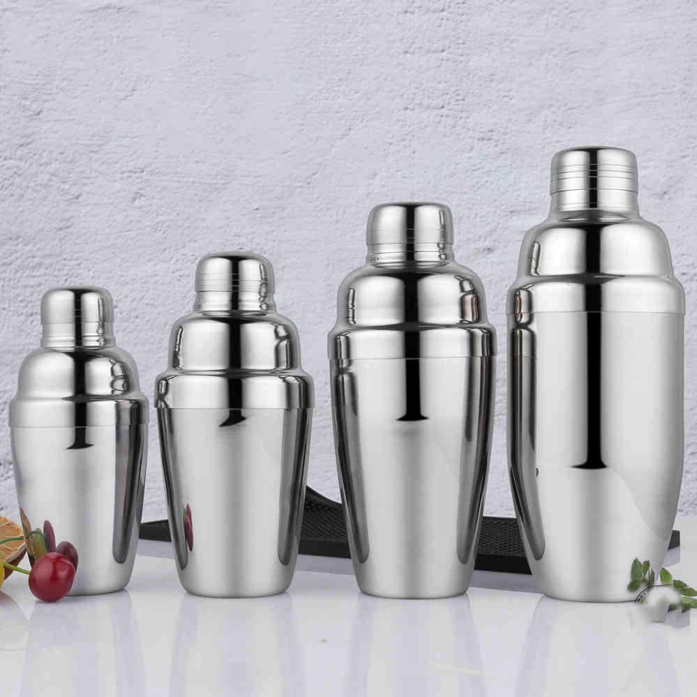 サイズ 250ml 350ml 550ml 750ml サイズについての説明 250 350 550 750 素材 ステンレス 色 シルバー 備考 ●サイズ詳細等の測り方はスタッフ間で統一、徹底はしておりますが、実寸は商品によって若干の誤差(1cm〜3cm )がある場合がございますので、予めご了承ください。 ●製造ロットにより、細部形状の違いや、同色でも色味に多少の誤差が生じます。 ●パッケージは改良のため予告なく仕様を変更する場合があります。 ▼商品の色は、撮影時の光や、お客様のモニターの色具合などにより、実際の商品と異なる場合がございます。あらかじめ、ご了承ください。 ▼生地の特性上、やや匂いが強く感じられるものもございます。数日のご使用や陰干しなどで気になる匂いはほとんど感じられなくなります。 ▼同じ商品でも生産時期により形やサイズ、カラーに多少の誤差が生じる場合もございます。 ▼他店舗でも在庫を共有して販売をしている為、受注後欠品となる場合もございます。予め、ご了承お願い申し上げます。 ▼出荷前に全て検品を行っておりますが、万が一商品に不具合があった場合は、お問い合わせフォームまたはメールよりご連絡頂けます様お願い申し上げます。速やかに対応致しますのでご安心ください。