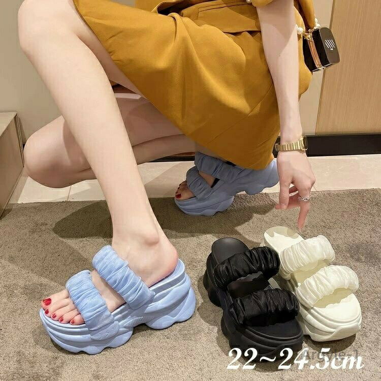 【送料無料】厚底サンダル 軽量 サンダル オープントゥ ミュール 脚長効果 靴 砂浜 ビーチサンダル 7cmヒール 身長アップ 光沢感 夏