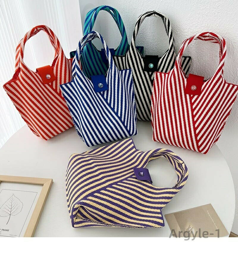 ニットバッグ オールシーズン使いやすいニットバッグ バッグ ニット マルシェバッグ トートバッグ クロシェ編み 編み ハンドバッグ ニットバッグ レディース ミニバッグ ストライプ 柄 無地 季節を問わず、オシャレなスタイルを叶えるニットバ...