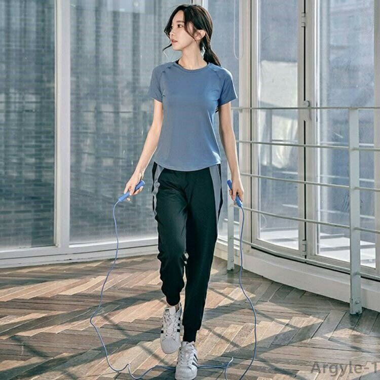 【送料無料】美脚 ランニングウェア 可愛い おしゃれ 2点セット フィットネスウェア 上下セット レディース スポーツウェア