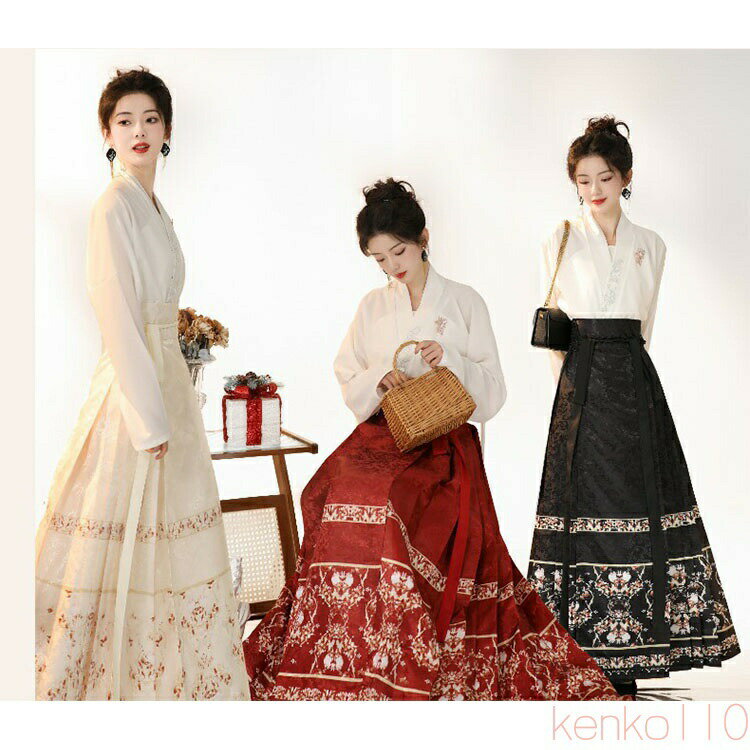 美しいAラインが気になる体型もしっかりとカバーします。 チャイナ風のデザインがコーディネートのアクセントに。ボタンもチャイナボタン風のデザインでオシャレです。 チャイナ風デザインがアクセントに、様々なコーディネートを楽しめます。 素材：90...