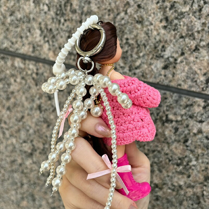 最大1300円off● ドール チャーム 韓国 キーホルダー アクセサリー バービー 人形 バッグ リュック レトロ 服 おしゃれ かわいい 小物 飾り ビーズ リボン キュート ガーリー ファッション レディース 雑貨 レトロ 真珠 人気 流行り トレンド キーリング セレモニーバッグ
