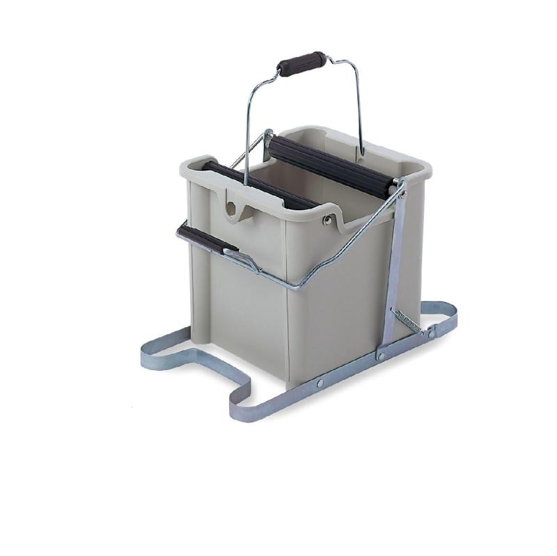 テラモト(TERAM) MMモップ絞り器 C型●両足で支えるので、バケツがぐらつくことなくモップを引き上げられるので、今までより硬く絞れます。●幅(mm):342●奥行(mm):485●高さ(mm):288●質量(kg):3.5●タンク:ポリプロピレン(PP)●ローラー・ペダル:硬質塩化ビニール