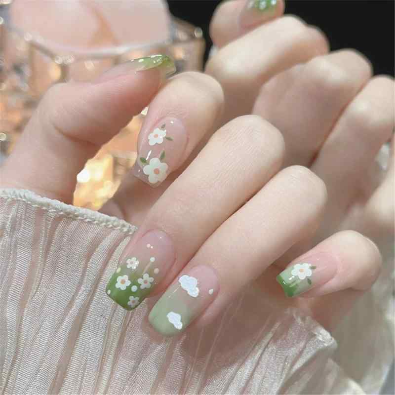 ネイルチップネイルシール 緑 花 爽やか透け感 花 デザイン 春 夏ネイル 24枚入 おしゃれ 人気 簡単オフ 貼るジェルネイル 長持ち 貼るネイル ネイルアート セルフネイル シンプル女性 プレ
