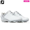 ●商品発送についてFootJoy フットジョイ レディース ドライジョイズ ウィメンズ ボア ソフトスパイク ゴルフシューズ 98178 ホワイト/シルバー　2023年モデル 　▼ ホワイト/シルバー 53391 　▼ ホワイト/ピンク 53399 　▼ ネイビー/ホワイト 53788 日本人ゴルファーの足を考え抜いた歴代最高モデル D.N.A.を受け継ぐ歴代最高モデル。 日本人ゴルファーの足にフィットする最新機能を搭載し新登場。 「DRYJOYS PRO」は2014年にデビューし、一世を風靡した大ヒット作DryJoys Next Advancement（D.N.A.＝ドライジョイズ ネクスト アドバンスメント）を受け継ぐトータルパフォーマンスゴルフシューズです。 軽量性、安定性、屈曲性に優れ、その洗練されたデザインと心地良いフィット感はいまだ多くのゴルファーから支持を得ています。 歴代最高モデルであるDRYJOYS PROは日本人ゴルファーの為にゼロから性能を見直し、日本人ゴルファーのパフォーマンスを向上する為に、さらにフィット感を向上させるデザインと機能を搭載しました。 ・日本人の足にフィットする Japanese fit ラスト採用 日本人ゴルファーの足にフィットする専用ラスト“Japanese fitラスト”を採用。 ProSLやTour Alphaなどのツアーシューズ同様、つま先部は若干広め、そして中足部のフィット感を挙げた足型を採用することで、日本人ゴルファーの足にピッタリフィットするJapanese Fitを採用。 歴代最高のフィット感を実現。 ・シューズ内の微細なずれも許さない。Nanofrontインソール 優れたクッション性と軽量性に加え、表面を帝人のNanofrontを採用しグリップ性を向上。 NanofrontRはマイクロファイバーよりも細い世界初直径700ナノメートル、1本の糸の断面積が髪の毛の7500分の1の帝人ファイバー製ポリエステル繊維。 通常繊維の数十倍の表面積が、卓越したグリップ力によりシューズ内でシューズと足の密着度を増し、ズレを防ぎます。 また優れた蒸散効果によりシューズ内の湿気を外に逃がし、快適性を保ちます。 ・1mm単位の高精密調整を可能にし、フィット性を格段に上げるLi2 BOAダイアルを採用 軽量性、耐久性に優れ、約 1mm 単位での締める、緩めるの調整できるLi2BOAダイヤルを採用。 コース、スイングの状況に応じてテンションの調整がより簡単に、より素早く、より繊細に可能に。 ・革新的フィットを体現する高性能防水スムースアッパー構造 D.N.A.そしてDryJoys SP同様に天然皮革並みに柔らかくしなやかな防水ソフトスムースアッパーを採用。 絞める・緩めるの微調整が簡単にできる最新BOARシステム、そして足首を包み込む3Dフォーム構造で高いフィット性を実現。 アッパーに、優れた防水性を兼ね備えた柔らかい人工皮革を採用し、長時間のラウンドでも 1日中快適な履き心地をサポートします。 ・高いグリップ性、安定性、屈曲性に優れ足の動きにピッタリと連動するニトロシンTPUアウトソール 高い屈曲性と軽量性を兼ね備えた新型アウトソールでピッタリ足にフィットします。 スパイク位置が広く、スイング時に高い安定性とグリップ性を実現することで、ティーショットからショートゲームでも安心の一振りを提供。 素材 防水人工皮革 取り扱いサイズ 22.5〜25.0cm ウィズ WIDE スパイク鋲 パルサーLP（FT3.0） 発売 2023年2月 商品在庫につきまして 在庫管理システム連動により、当店が運営する複数ショッピングサイトと共有の設定になっております。 数分間隔での在庫情報更新になりますのでご注文のタイミングによりましては、設定に誤差が生じる場合があります。 その際にはご案内をさせて頂きますので予めご了承願います。