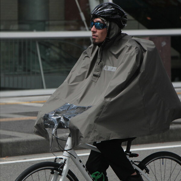 商&nbsp;品&nbsp;詳&nbsp;細・スポーツサイクルに最適なサイクルポンチョ・突然な雨でもさっと羽織ることができ、デイパックを背負ったままでも着用できるため通勤や通学に最適・ライト、スピードメーターなどの使用時に便利な透明窓付き・自転車や体形に合わせて調整できるベルト付きで、めくれや風飛びを防止・撥水、防水加工済み・襟元二重ラップ構造で雨風の侵入を防ぎ、ゴム紐で襟首の調節も簡単・胸には反射マーク、背中には反射ライン付きで夜間でも安心・携帯に便利な収納袋付き商品名SCP-02　スタイリッシュスポーツサイクルポンチョ2サイズ前丈約90／着丈約88／裾幅約133(cm)重量約350g(収納袋・付属品含まず)材質ポリエステル（裏TPUラミネート）耐水圧：10000m/m　透明部：PVC適用身長158cm〜175cm《 男女共用 》カラーベージュネイビーカーキJANコードベージュ-4516076069873ネイビー-4516076069866カーキ-4516076069880