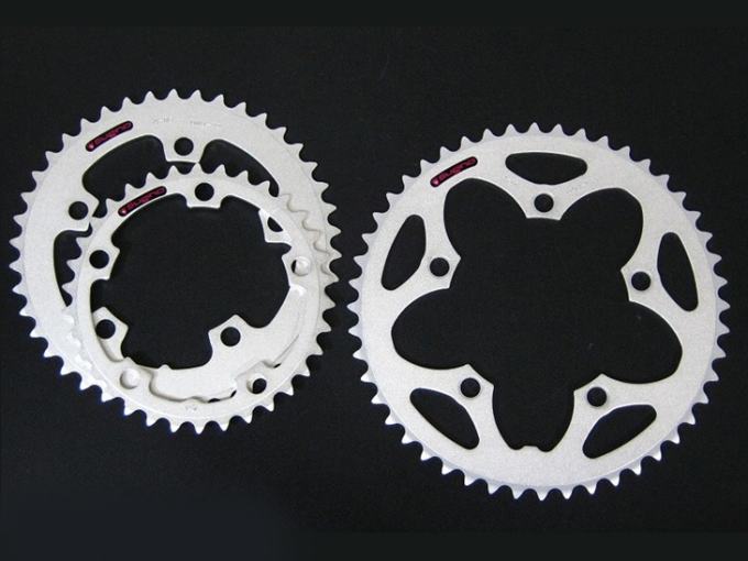 ■P.C.D.：110mm ■タイプ：Standard Chainring ■歯数：44T ■カラー：シルバー