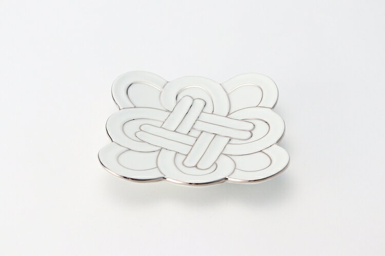 【有田焼　田清窯　太白プラチナ線吉祥結び小皿】有田焼 磁器 金 結び お正月 おしゃれ 和食器 ギフト 引き出物 内祝い プレゼント