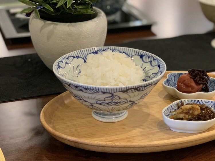 【有田焼　そうた窯　染付花弁紋(手)　平茶付】有田焼 磁器 お茶わん めし碗 ごはん茶碗 鯛茶 大きめ 青 手造り 手書き ごはん お茶漬け 丼 おしゃれ 和食器 ギフト 引き出物 内祝い プレゼント