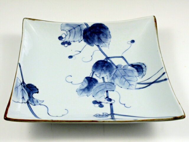 有田焼 宗右衛門窯 染付野ブドウ カーブ8寸皿