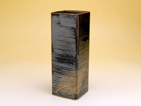 【ブラックフライデー ポイント5倍】一輪挿し かわいい 花入れ 陶磁器 有田焼 日本製 天目木の葉 角花入れ