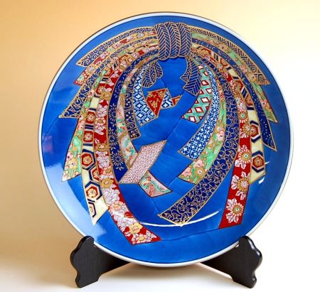 飾り皿 飾り皿 有田焼 陶磁器 おしゃれ 日本製 インテリア 贈答品 記念品 木箱入り 金彩のし 尺寸皿（30cm）