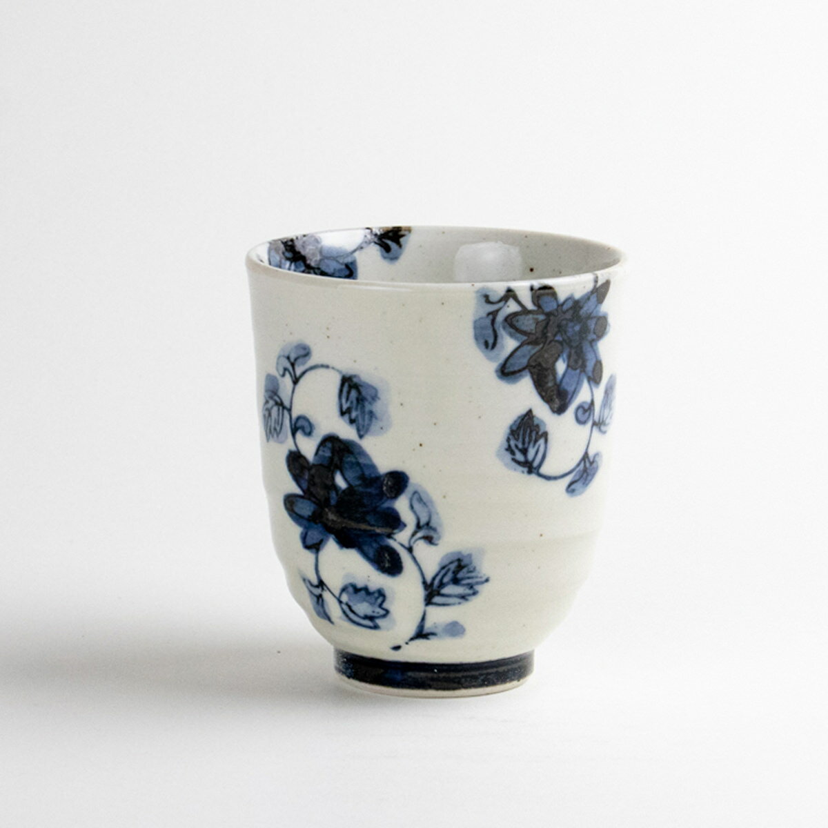 湯呑み 有田焼 花柄 日本製 おしゃれ 和食器 ギフト プレゼント 上品 茶器 湯のみ 和モダン 彩花唐草（..