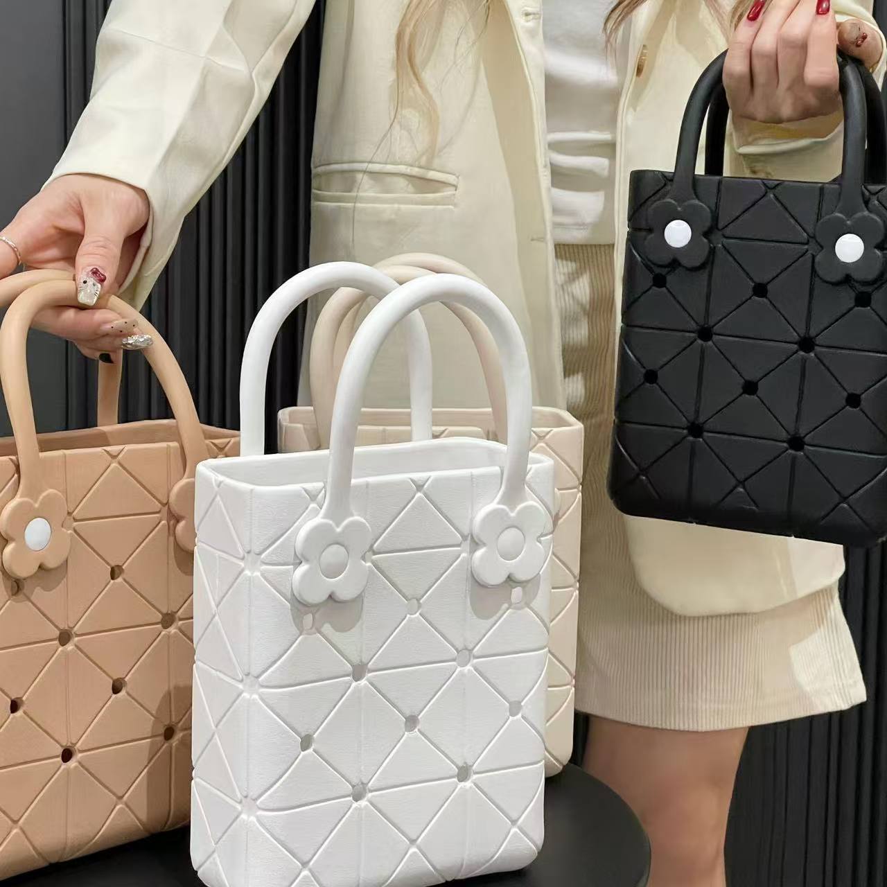 Rakuten - ミニバッグ お洒落 無地 ビーチトートバッグ防水EVAトラベルトート洗えるビーチハンドバッグスポーツブルーエコバッグトートバッグ Lサイズ レジャー 洗える 海水浴 EVA トート プール 海 川 川遊び 砂遊び 公園 マリンレジャー 手提げ