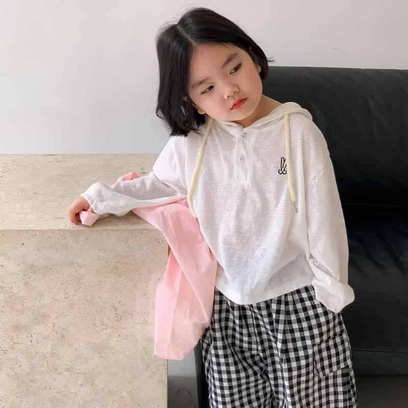 子供服 スウェットシャツ 長袖 春秋 女の子 トップス 韓国風 刺繍 コットン100% かわいい カジュアル 普段着 通園 通学 白 黒