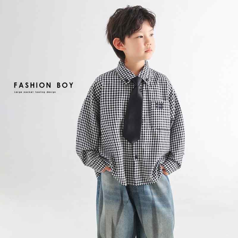シャツ キッズ 男の子 長袖 チェック柄 子供服 韓国風 コットン 格子柄 襟付き トップス 春秋 かわいい おしゃれ 普段着 モノトーン・対象: 子供・スタイル: 韓国・ネックライン: 襟付き・袖丈: 長袖・柄: その他・素材: 綿・生地加工: 柔らか加工・生地: 綿・カラー: 黒白チェック・カテゴリ: シャツ