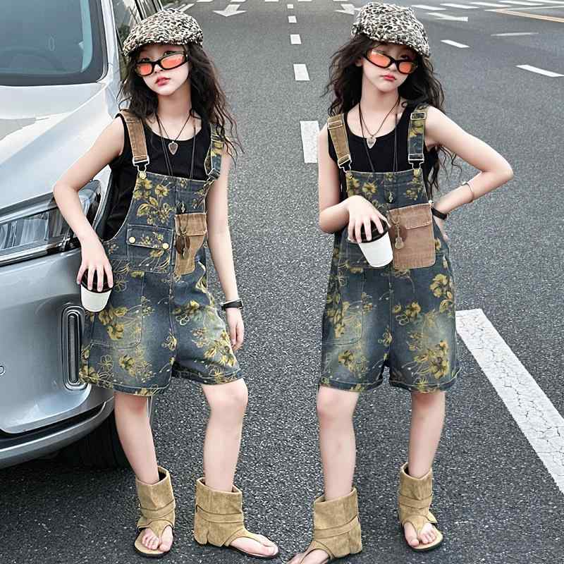 子供服 デニムオーバーオール 女の子 花柄 切り替え 夏 中大 дет 直筒パンツ ゆったり かわいい ガール..