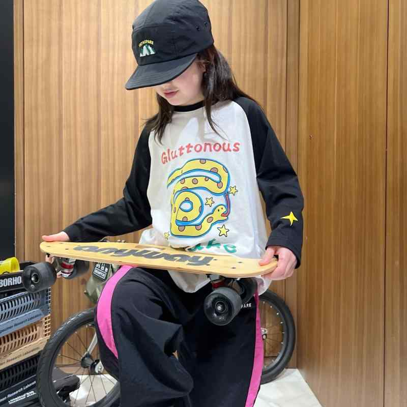 Tシャツ キッズ 男女兼用 子供服 親子 ペア 綿100％ 長袖 トップス 春夏 薄手 防晒 接触冷感 蛇柄 ホワ..