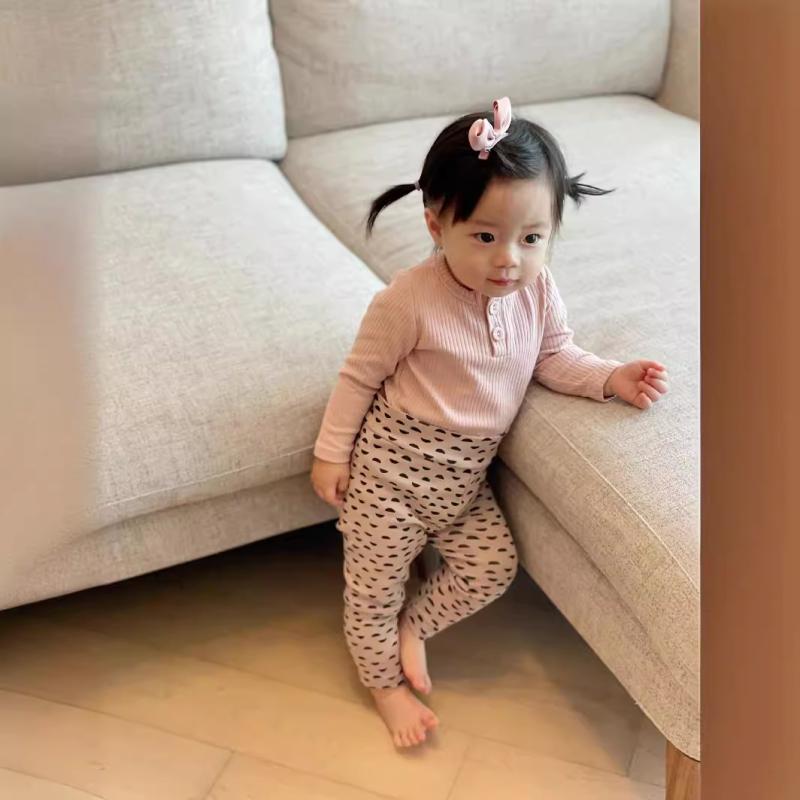 Tシャツ ベビー服 長袖Tシャツ 赤ちゃん 男女兼用 子供服 綿100% 春秋 トップス カットソー インナー かわいい シンプル カジュアル 66cm 73cm 80cm 90cm 100cm ホワイト ピンク グレー ベージュ ブラウン ブルー