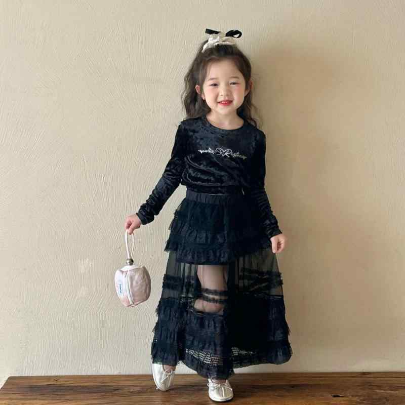 Tシャツ キッズ 女の子 長袖 ベルベット ショート丈 韓国子供服 ラインストーン付き 90 100 110 120 13..