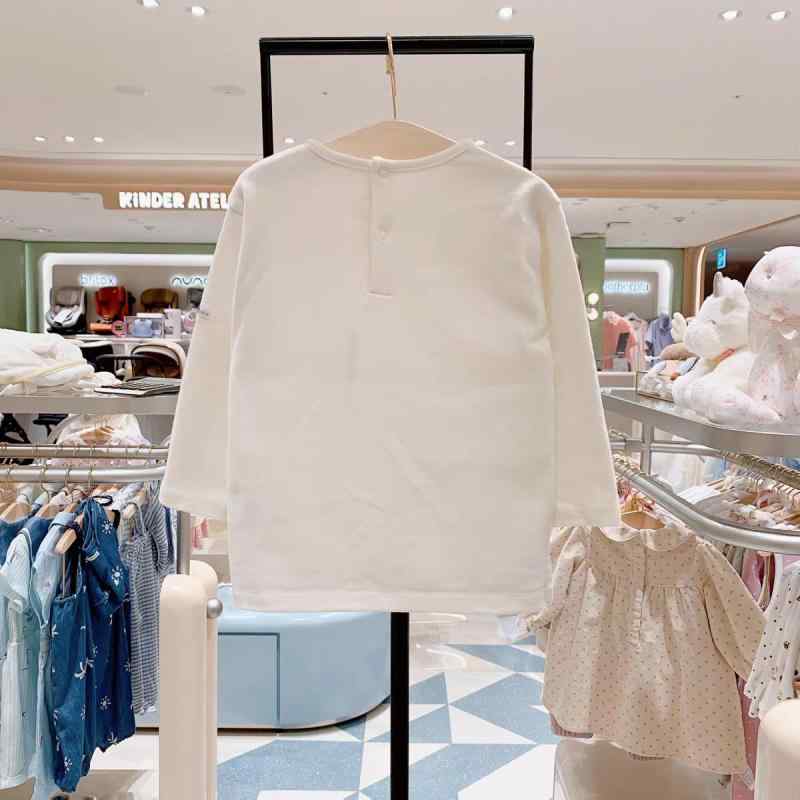 Tシャツ キッズ 子供服 長袖 春秋 綿100％ カジュアル トップス 男の子 女の子 90cm 100cm 110cm 120cm 130cm 140cm 吸湿速乾・性別: 男女兼用・スタイル: カジュアル・袖丈: 長袖・対象年齢: 3～8歳 (100～140cm)・対象シーズン: 春、秋・生地加工: 柔らか加工・柄: 無地・素材: 綿・主な素材: 綿・安全レベル: B類・ネックライン: ラウンドネック・機能: 吸湿、速乾・色: 画像参照・対応身長: 90cm、100cm、110cm、120cm、130cm、140cm・商品カテゴリ: Tシャツ