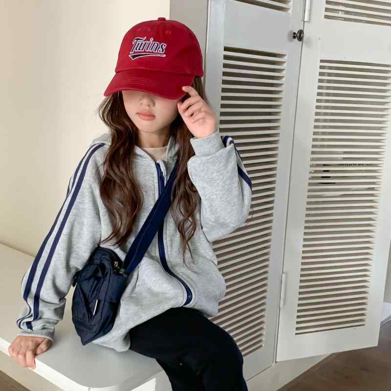 子供服 アウター キッズ 男女兼用 秋物 無地 フード付き パーカー 袖織テープ 長袖 ジップアップ ジャケット 紫 黒 グレー カーキ ピンク系 90 100...