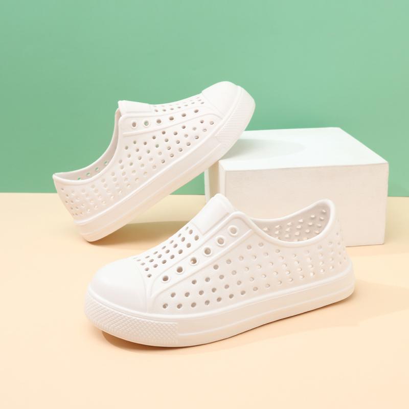 サンダル キッズ 男女兼用 子供 ビーチサンダル 滑り止め 柔らかい EVA ホームシューズ 普段使い ブラ..