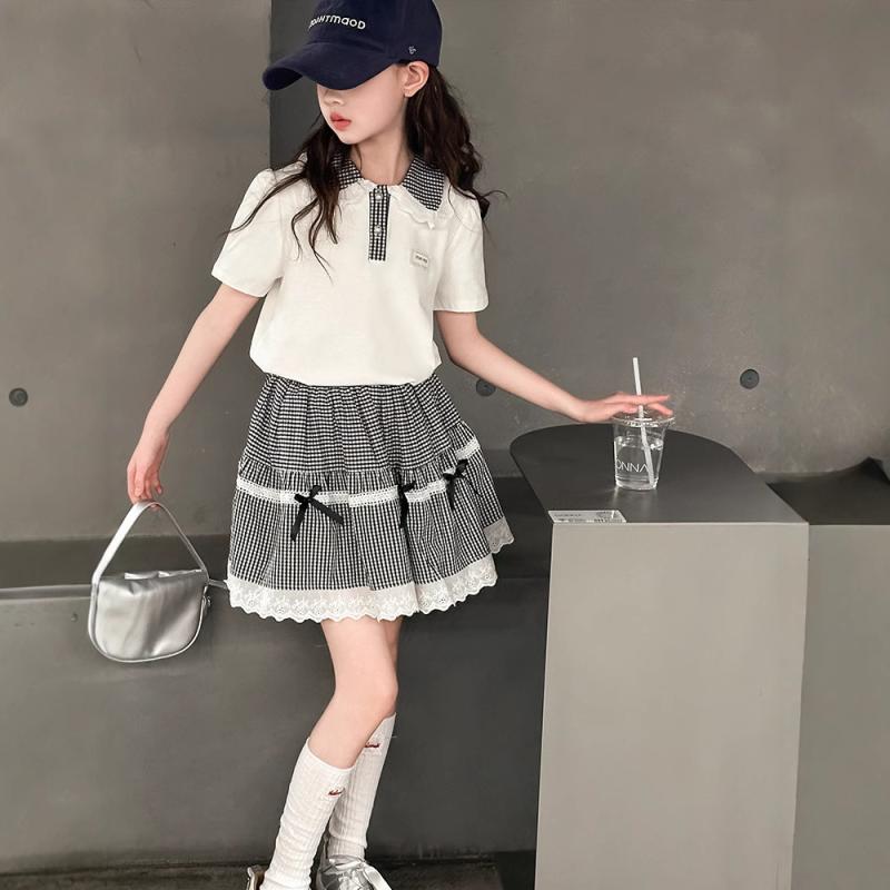子供用セットアップ 女の子用 半袖ポロシャツ &amp; チェック柄スカート 2点セット キッズ 夏服 かわいい ガールズ 上下セット 薄手 通学着 普段着・性別: 女児・スタイル: 韓国版・セット内容: スカート、トップス・対象年齢: 8歳以上・シーズン: 夏・袖丈: 半袖・フード: なし・生地加工: 柔らか обработка・厚さ: 薄手・柄: 格子、無地・素材: 綿・主な素材の составляющая: 綿85%・安全レベル: B・開閉方法: プルオーバー・カラー: POLOシャツセット・サイズ: 120cm、130cm、140cm、150cm、160cm、170cm・商品カテゴリ: 子供用セットアップ