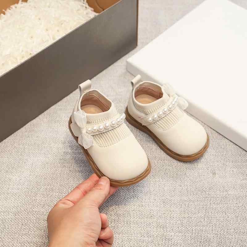 靴 ベビーシューズ 春秋 女の子 プリンセス シューズ 柔らかい底 滑り止め 練習靴 真珠 蝶結び 超纤皮 ..