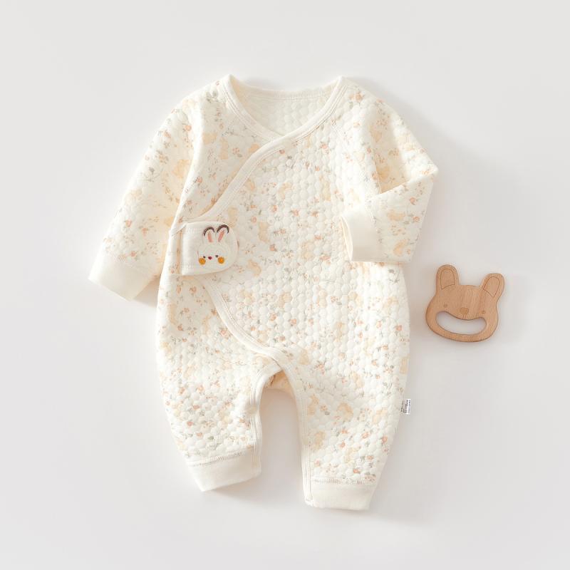 ベビー服 新生児 ベビー カバーオール ジャンプスーツ コットン 厚手 春秋冬 長袖 斜めボタン かわいい ウサギ クマ イチゴ ヒツジ 小馬 車柄 52cm 59cm 66cm