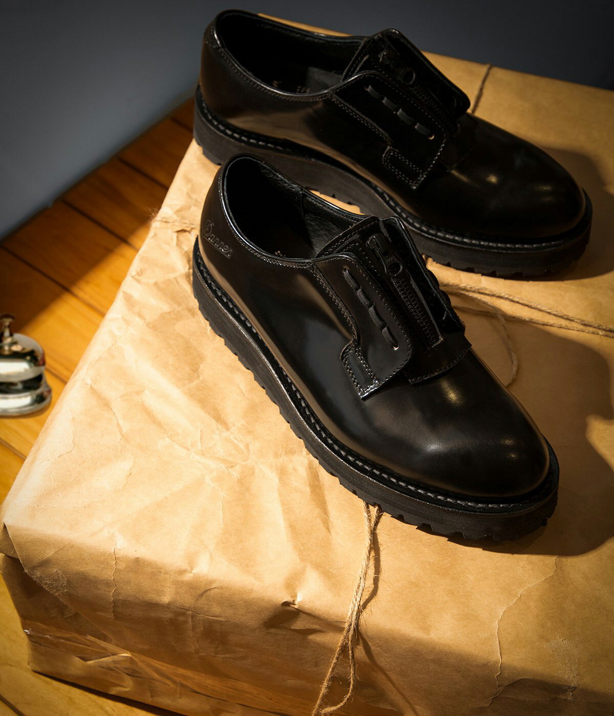 Danner / ダナー : 【ONLY ARK】別注 POSTMAN ZIP SHOES : ポストマン ジップ シューズ レザーシューズ ホース ジッパーユニット ガラスレザー レースアップ シューレース クッション性 別注 ブラック メンズ ミリタリー : ONLYARK-0-5033【STD】