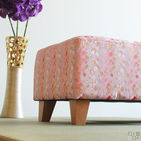 ベンチソファー 旅館 背もたれなし アームレス ロング おしゃれ ベンチソファ ベンチチェア 応接ソファー 待合 長椅子 和風 家具 ソファ ソファー いす ピンク 金襴 和室 西陣織 2人掛け リビング 玄関 和柄 桜柄 料亭 ベンチ 二人掛け 二人掛けソファ japan 二人がけ □ [2]