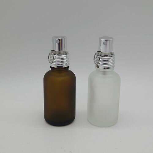 【新商品】30ml 化粧瓶 アルミスプレー付 フロスト加工ガラスボトル （茶色）or（半透明） 正規品 ◆スプレーボトル/詰替え/アロマスプレー/容器/噴射防止クリップ付き/霧吹き/噴霧器/遮光瓶/アトマイザー/DIY/手作り