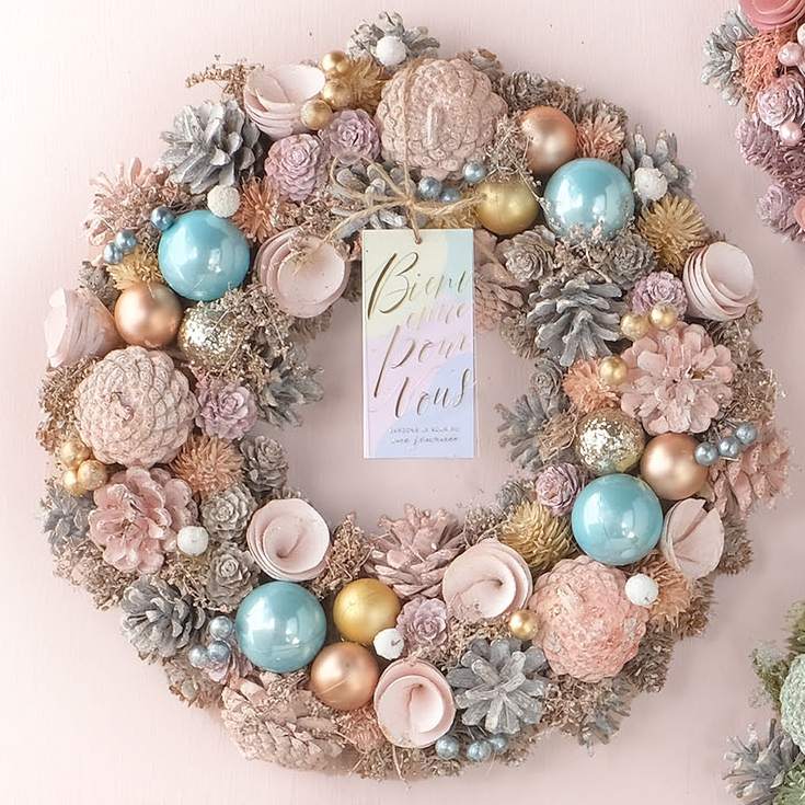 リース クリスマス ピンク 冬リース 造花リース花輪 ナチュラルリース 冬リース 造花 玄関 34cmオブジェ ウォールディスプレイ 壁飾り 壁掛けアートウォール ウォールデコレーション おしゃれクリスマスリース マカロンミックス L