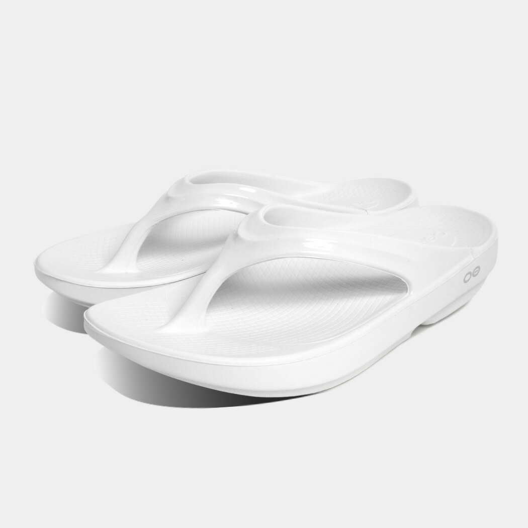 [クーポン＆P2倍]ウーフォス ウーララ サンダル ホワイト 白 リカバリーサンダル トング ビーサン レディース ウィメンズ OOFOS OOlala WHITE メンズ レディース 2000070003182