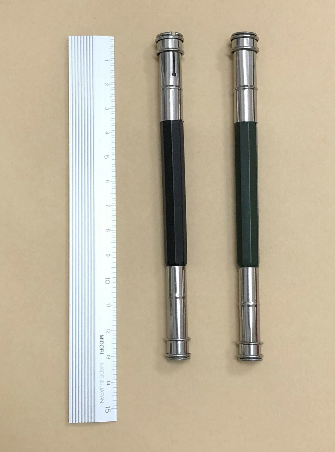 チビた鉛筆が使える金属製の鉛筆補助軸。両端で色や濃さ違いOK かわいい レトロ エコ 絵描き 答案 長持ち