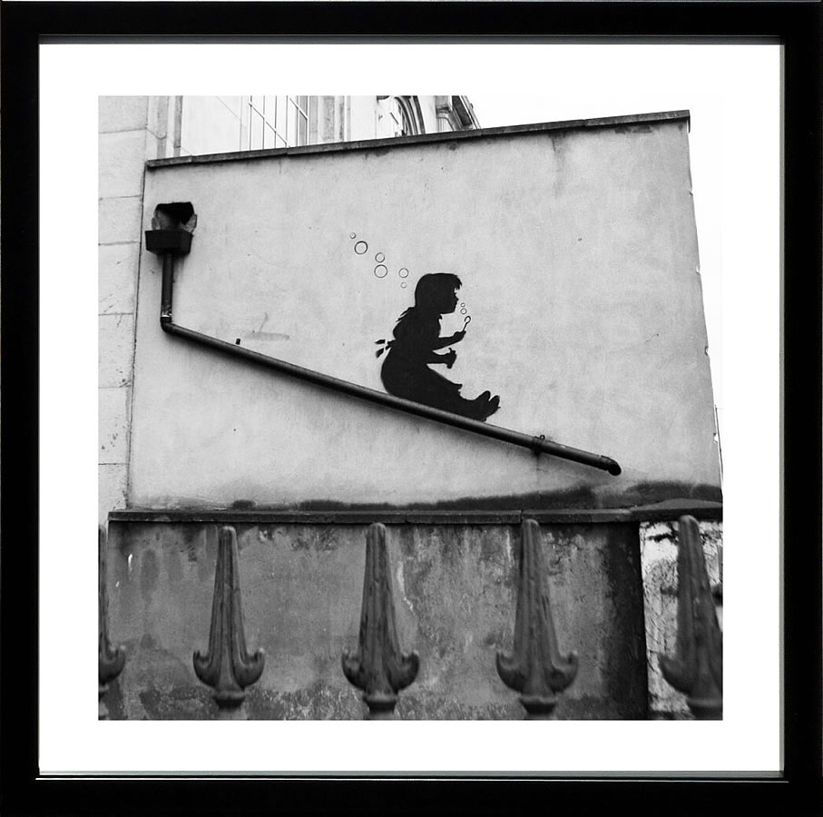 バンクシー 絵 絵画 アートパネル アート ポスター 版画 複製画 シルク スクリーン リトグラフ 作品 販売 風船と少女 ポップ アート 抽象画 アートフレーム インテリア フレーム付き 壁掛け 北欧 おしゃれバンクシー Lower Clapton (B&W)