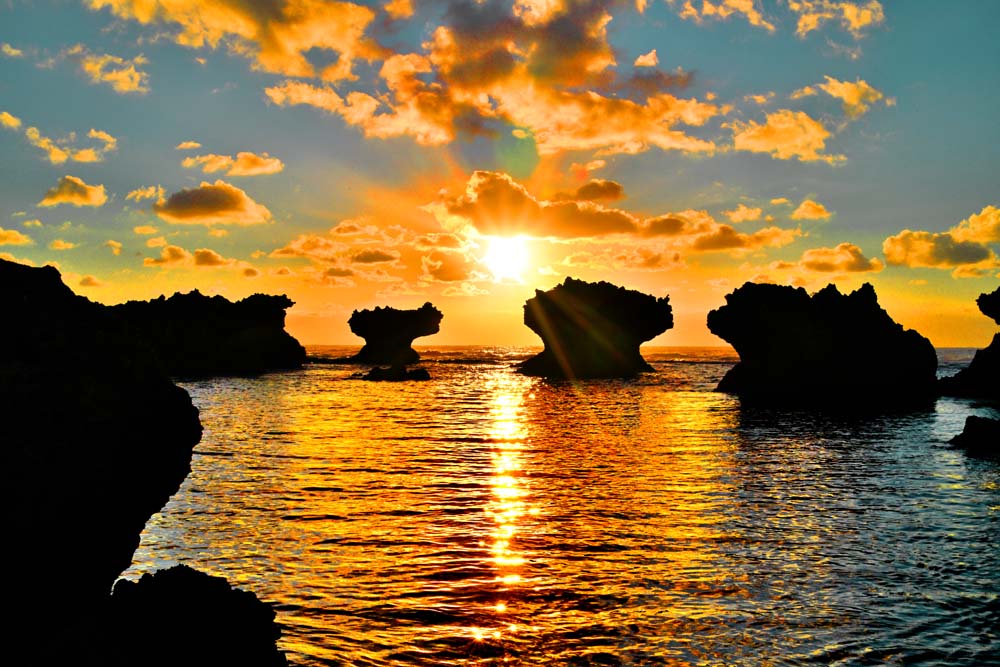 楽天写真パネルのあぁとすぺーすつくば風景写真パネル 沖永良部島 ウジジ浜 日の出 14 アートパネル グラフィックアート ウォールデコ 癒やし おしゃれ インテリア プレゼント ギフト お祝い 結婚祝い 新築祝い 引っ越し祝い 誕生日祝い 記念日 旅の思い出 風水 okrb-13-m30