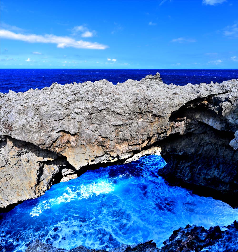 風景写真ポスター 沖永良部島 フーチャ (潮吹き洞窟) 16 グラフィック インテリア ウォールデコ リビング ダイニング オフィス ホール Okrb-34-A