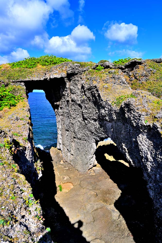 樂天商城 - 風景写真パネル 徳之島 犬の門蓋 07 インテリア アートパネル グラフィック ディスプレイ ウォールデコ プレゼント ギフト 贈答品 返礼 お祝い 結婚 新築 引っ越し 誕生日 記念日 年祝い 旅の思い出 Tkns-20-B2