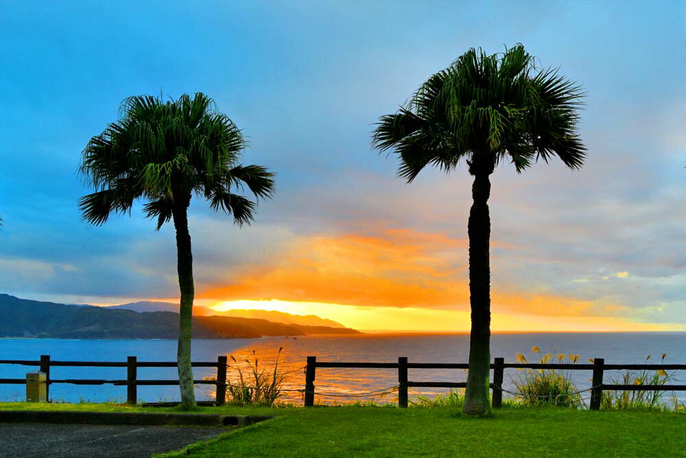 風景写真ポスター 奄美大島 大浜海浜公園夕日 02 プレゼント ギフト お祝い 結婚 出産 誕生日 入学 卒業 成人 就職 Amo-14-A