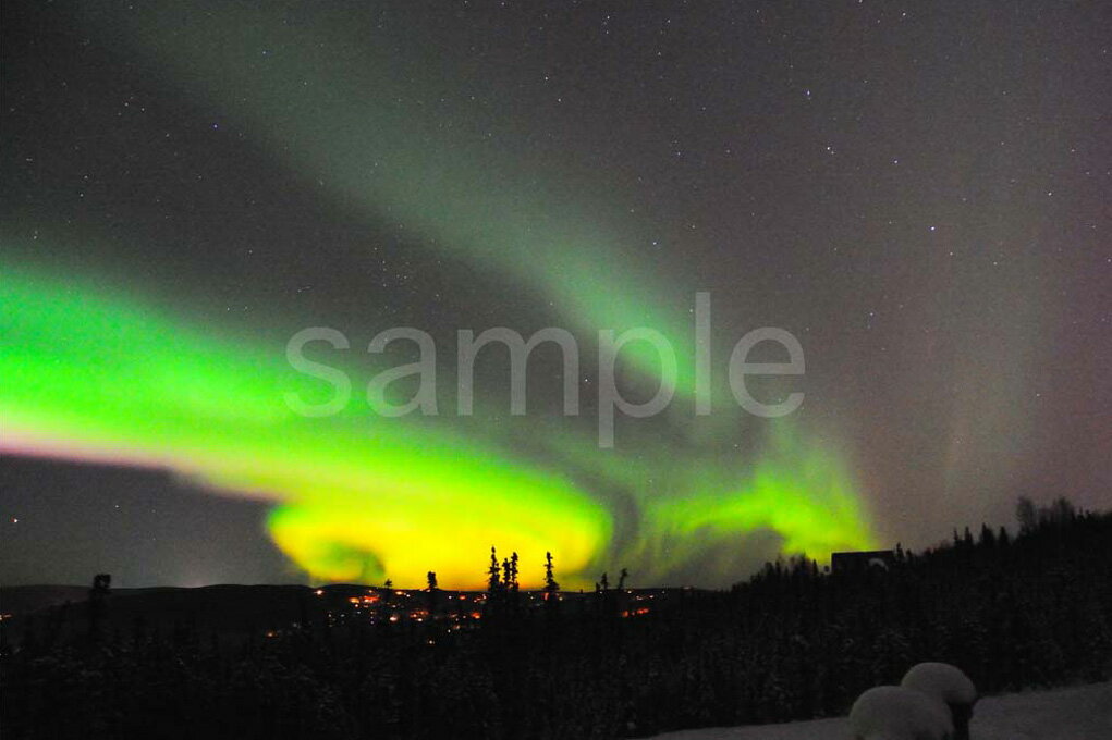 風景写真ポスター アラスカ オーロラ 空から降り注ぐ奇跡 神秘の光に包まれる瞬間 pst-405