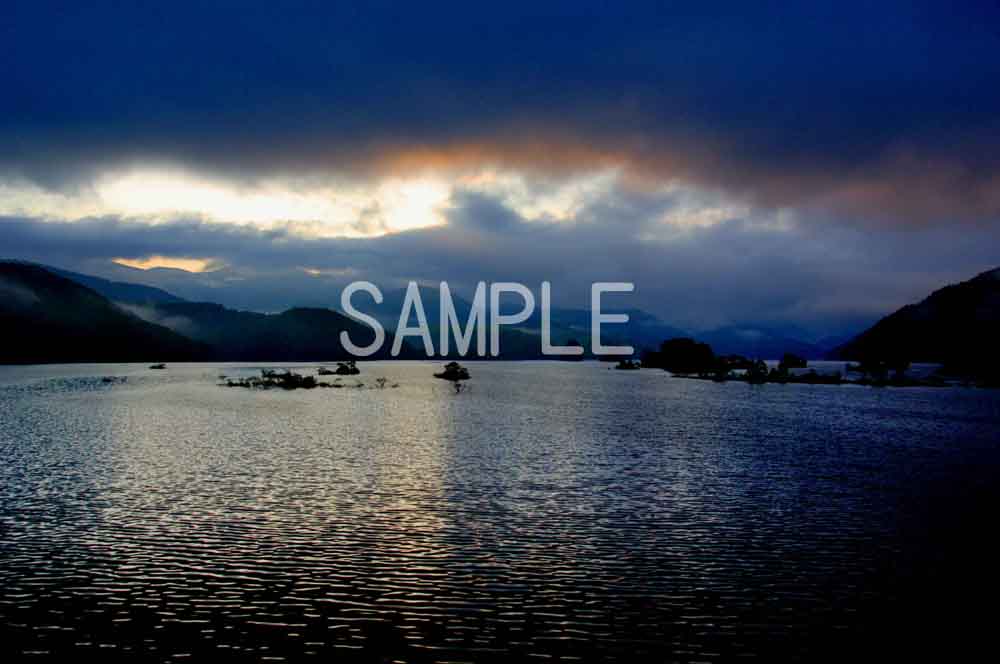 福島 裏磐梯 早朝の秋元湖 4切W 風景写真 4W-193