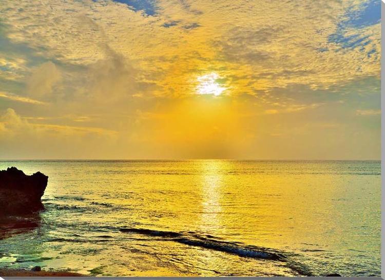 風景写真パネル 沖縄 波照間島 毛崎 黄金色に染まる夕日 インテリア 壁掛け 壁飾り 絵画 アート アートパネル 癒やしの装飾 風水 リビング ダイニング オフィス 玄関 htr-045-p20