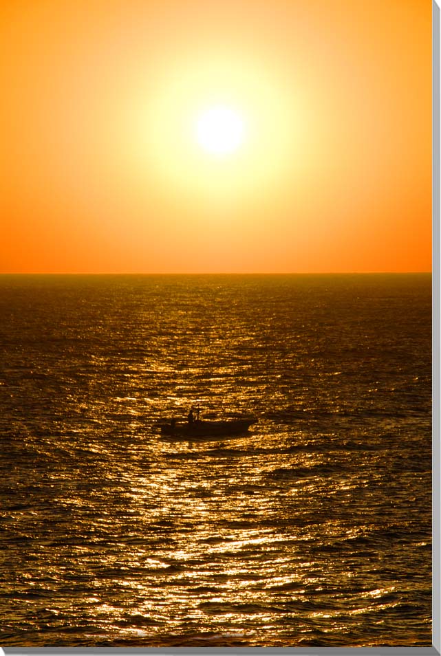 風景写真パネル 沖縄 北大東島の海に沈む夕日と漁船 ウォールデコ アートパネル グラフィック インテリア プレゼント お祝い ギフト 贈答品 新築祝い 引っ越し祝い 記念日 旅の思い出 MID-56-P30