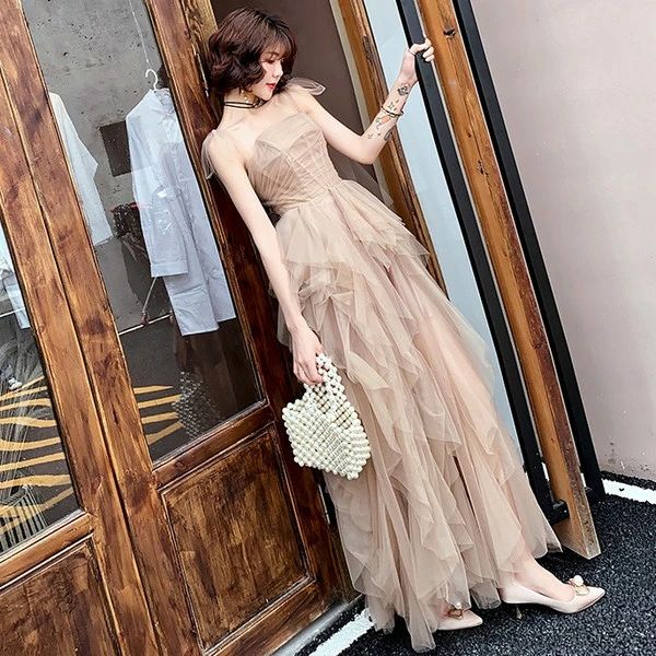 Rakuten - きれいめ レディース ファッション ドレス パーティードレス レディース 結婚式 パーティー お呼ばれ 二次会 演奏会 ロングドレス 袖なし ヌーディーカラー ティアード ノースリーブ チュール シアー ティアード レースアップ 編み上げ マキシドレス マキシ丈