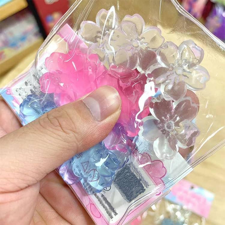 蓄光桜スクイーズ ストレス解消　 ぷくぷく スクイーズ ストレス解消　 ぷにぷに ミニスクイーズ ストレス解消　 おもちゃ 可愛い 18パック入り 3D立体 スクイーズ ストレス解消　セット もちもち ぷっくり 蓄 artezakka-10104450 アルテ雑貨 サンプル画像3